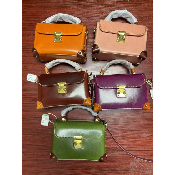 Handmade oil-waxed vegetable-tanned leather vintage small trunk bag